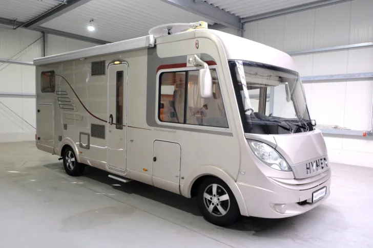 Fahrzeugbild Hymer B 594/1.Hand/Automatik/Festbett+Hubbett/158 PS #3