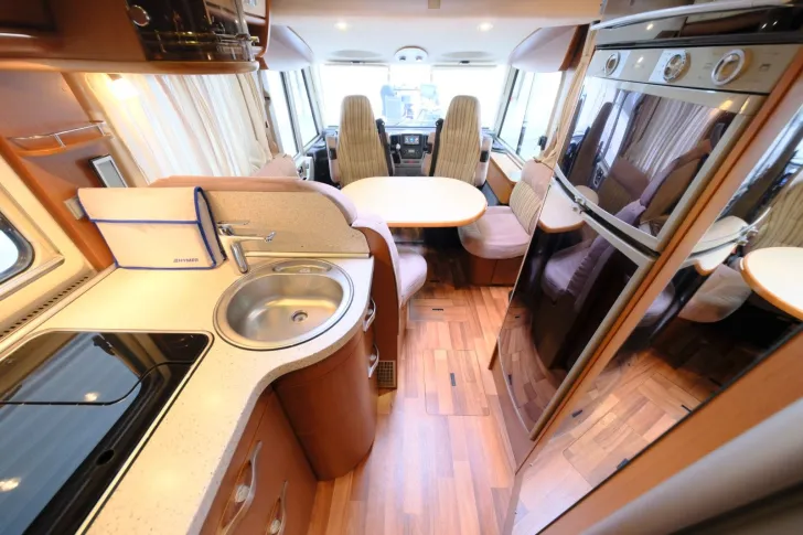 Fahrzeugbild Hymer B 594/1.Hand/Automatik/Festbett+Hubbett/158 PS #9