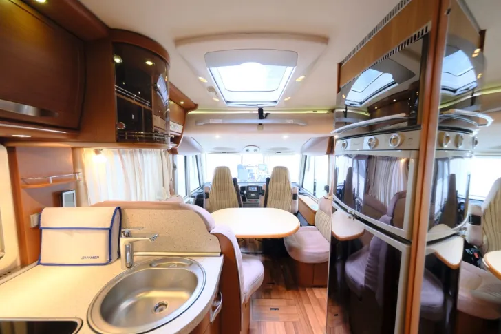 Fahrzeugbild Hymer B 594/1.Hand/Automatik/Festbett+Hubbett/158 PS #10