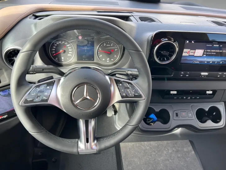 Fahrzeugbild Carthago chic c-line I 5.9 XL LE Mercedes (312) #10