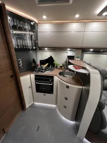 Fahrzeugbild Carthago chic c-line I 5.9 XL LE Mercedes (312) #20