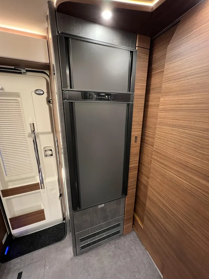 Fahrzeugbild Carthago chic c-line I 5.9 XL LE Mercedes (312) #22