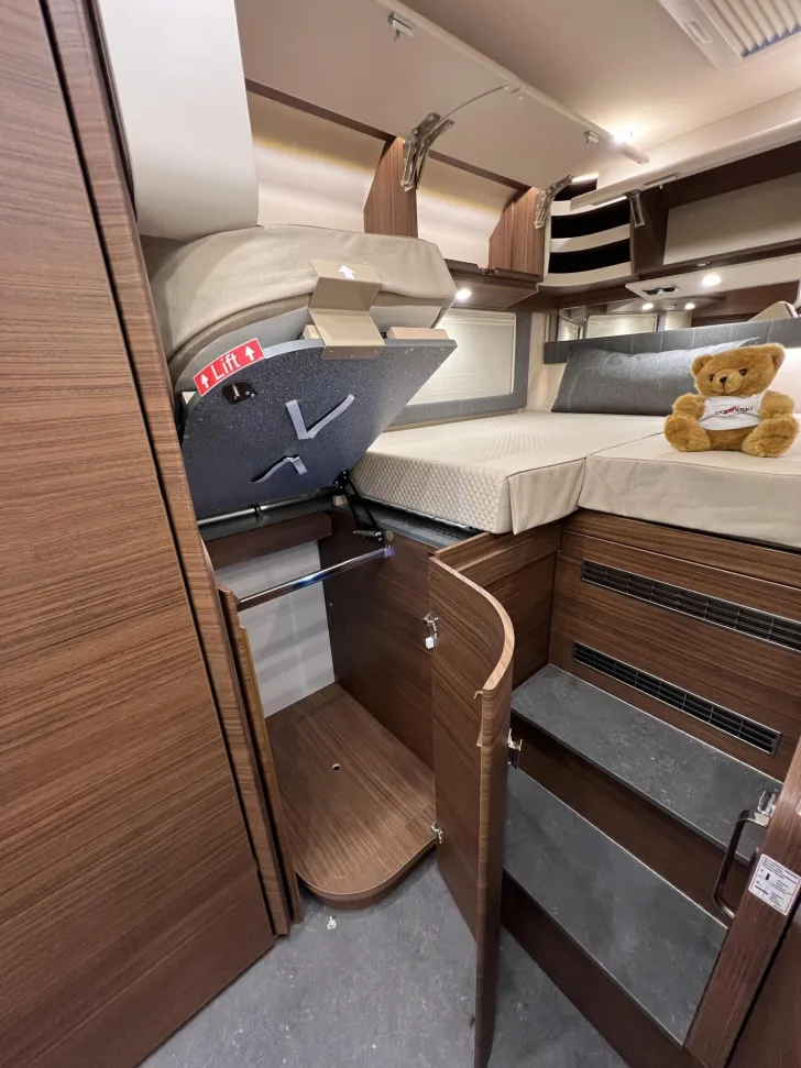 Fahrzeugbild Carthago chic c-line I 5.9 XL LE Mercedes (312) #29