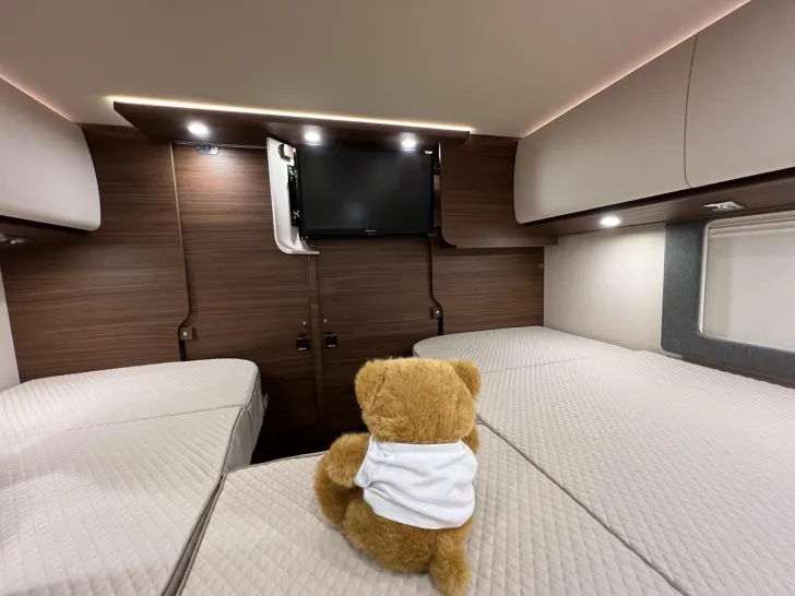 Fahrzeugbild Carthago chic c-line I 5.9 XL LE Mercedes (312) #32