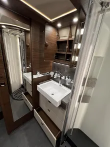 Fahrzeugbild Carthago chic c-line I 5.9 XL LE Mercedes (312) #34