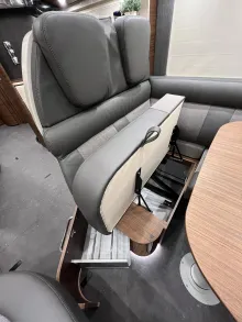 Fahrzeugbild Carthago chic c-line I 5.9 XL LE Mercedes (312) #40