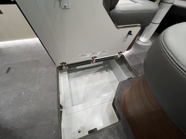 Fahrzeugbild Carthago chic c-line I 5.9 XL LE Mercedes (312) #41