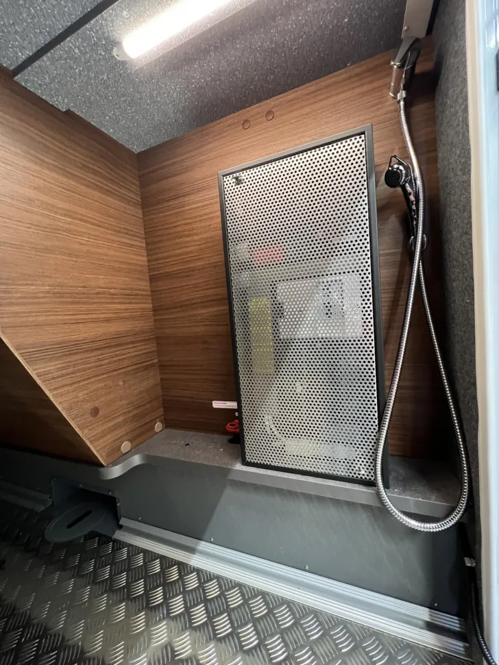 Fahrzeugbild Carthago chic c-line I 5.9 XL LE Mercedes (312) #44