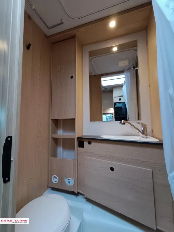 Fahrzeugbild Sunlight Sub TS 67 Markise, Hubbett #11