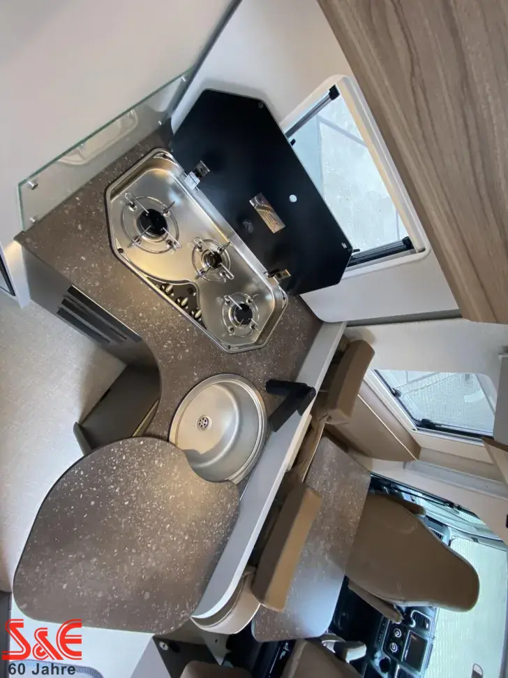 Fahrzeugbild Bürstner B66 TD 690 #9