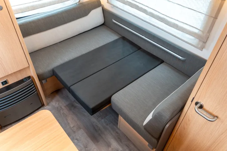 Fahrzeugbild LMC Tandero 430 D *Querbett*Glattblech*Therme*LMF* #10