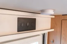 Fahrzeugbild LMC Tandero 430 D *Querbett*Glattblech*Therme*LMF* #17