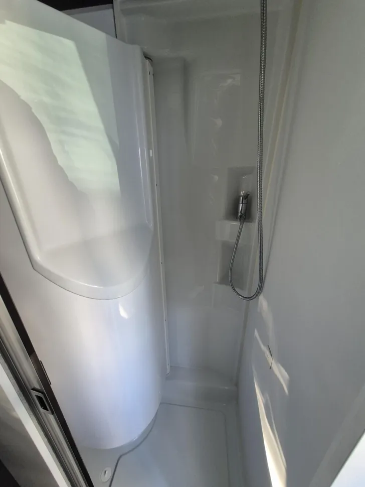 Fahrzeugbild Adria Twin Supreme 640 SGX #11