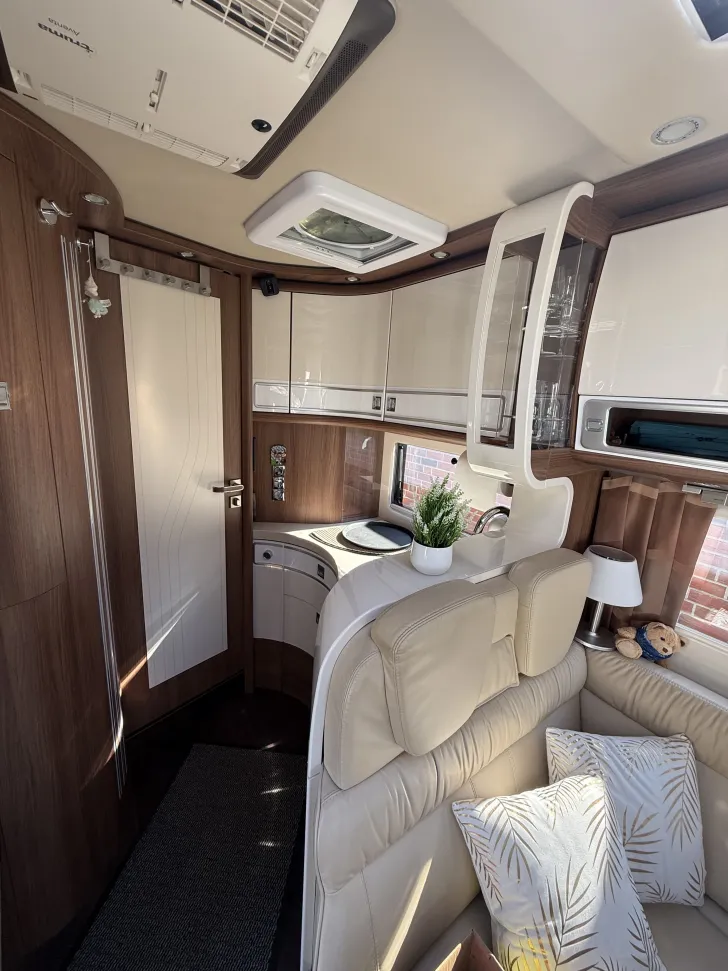Fahrzeugbild Carthago chic e-line 51 QB Mit Mercedes Garanti #8