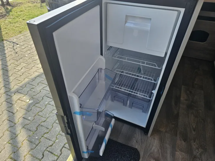 Fahrzeugbild Carado pro CV 600 Schlafdach|DigitalPaket|190Ah|8GAutom #11