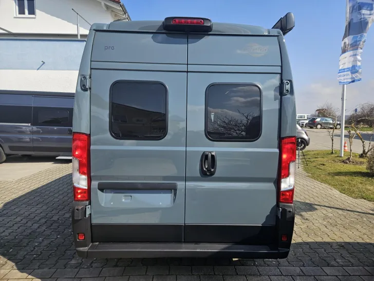Fahrzeugbild Carado pro CV 600 Schlafdach|DigitalPaket|190Ah|8GAutom #23