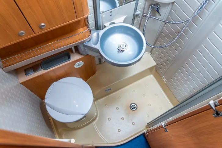 Fahrzeugbild Bürstner Viseo i694 *2xTV*2xKlima*Wechselr.*SAT*Querbett* #19