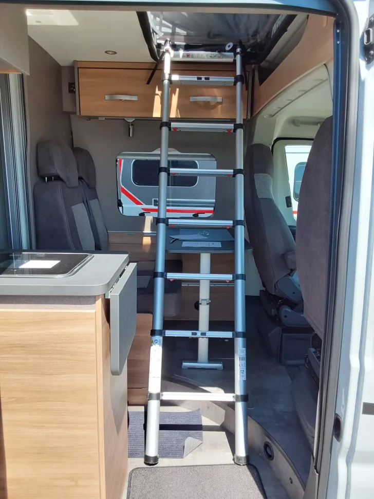 Fahrzeugbild Dethleffs Globetrail Classic 600 DR Fiat Aut. & Aufstelld. #17