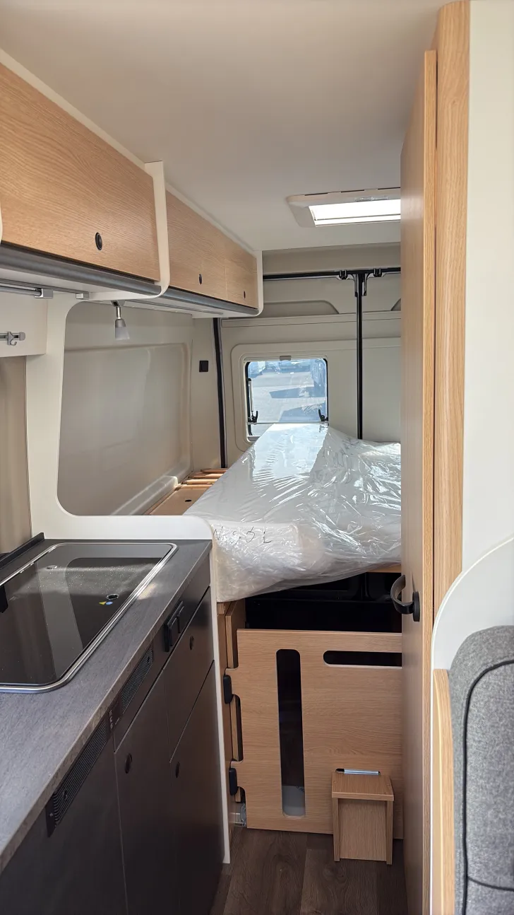 Sicht vorne-hinten Sunlight Camper Van CLIFF 640 Sofort verfügbar