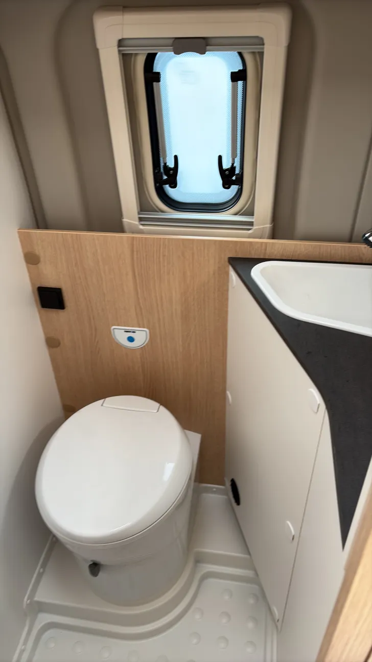 Toilette Sunlight Camper Van CLIFF 640 Sofort verfügbar