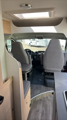 Sicht vorne-hinten Sunlight Camper Van CLIFF 640 Sofort verfügbar