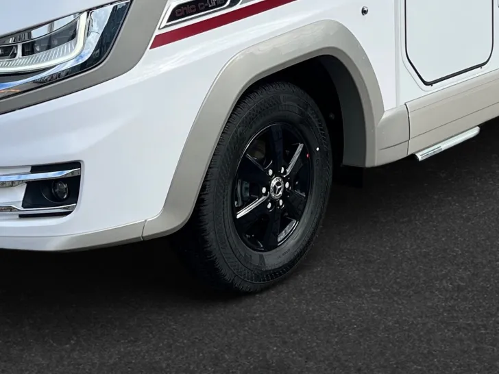 Fahrzeugbild Carthago chic c-line I 5.9 XL LE Mercedes (318) #8