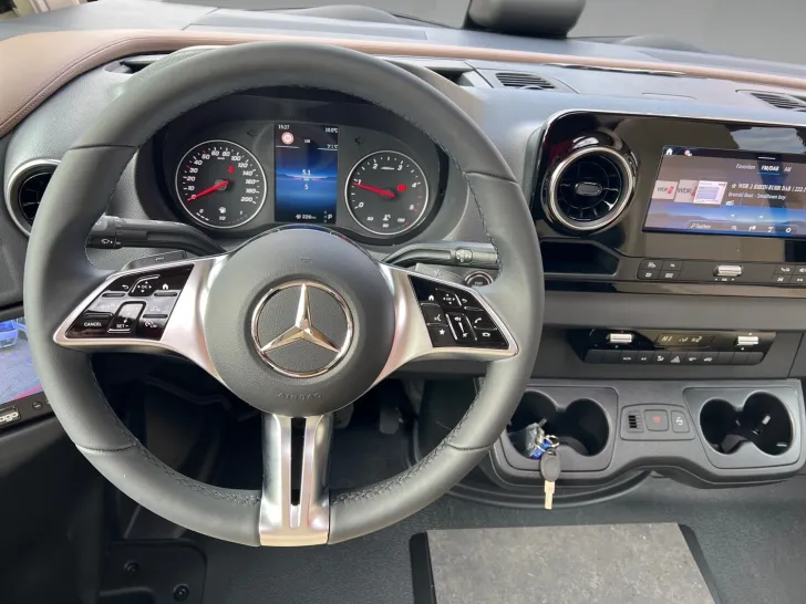 Fahrzeugbild Carthago chic c-line I 5.9 XL LE Mercedes (318) #10