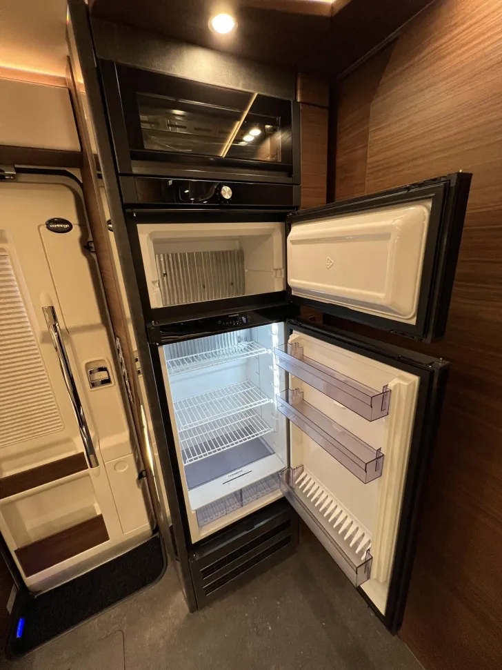 Fahrzeugbild Carthago chic c-line I 5.9 XL LE Mercedes (318) #25