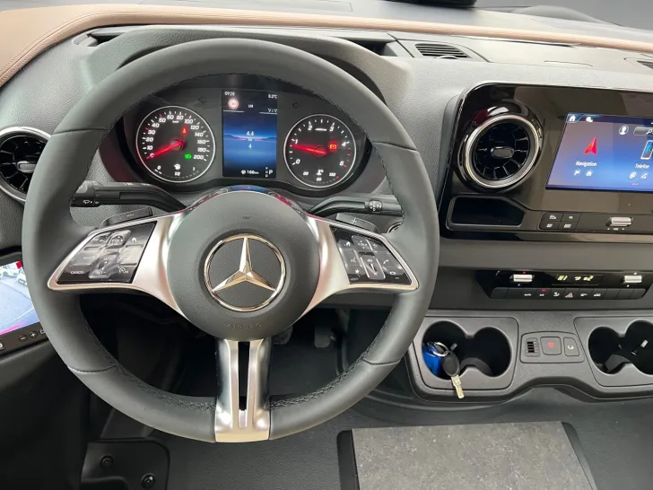 Fahrzeugbild Carthago chic c-line I 5.9 XL LE Mercedes (311) #10