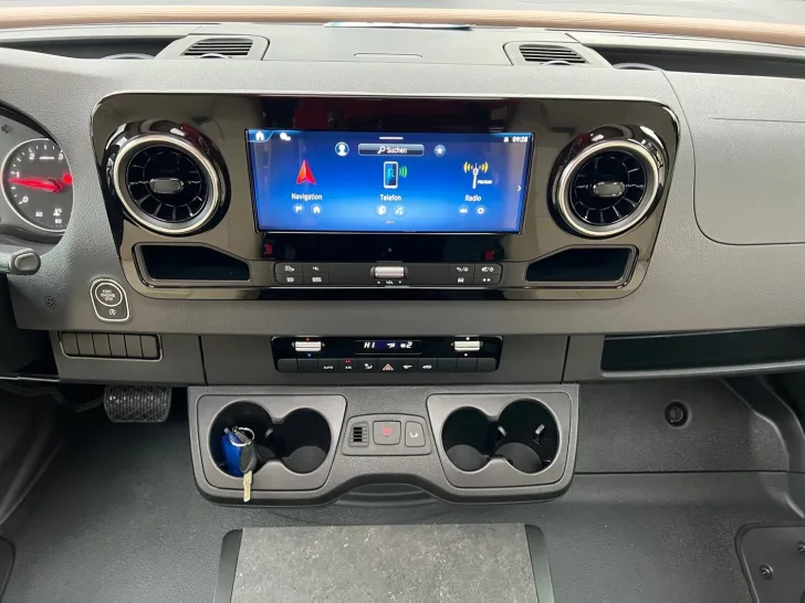 Fahrzeugbild Carthago chic c-line I 5.9 XL LE Mercedes (311) #11