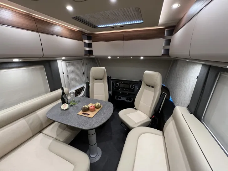 Fahrzeugbild Carthago chic c-line I 5.9 XL LE Mercedes (311) #13