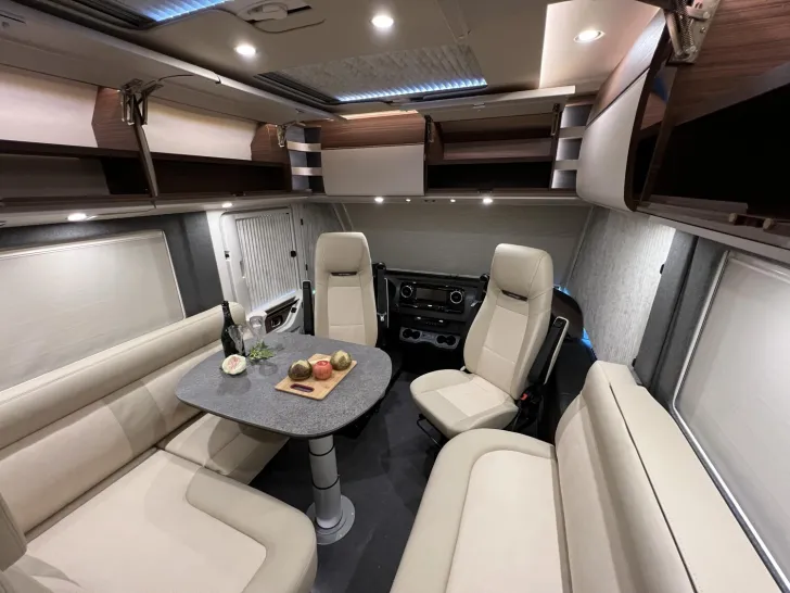 Fahrzeugbild Carthago chic c-line I 5.9 XL LE Mercedes (311) #14