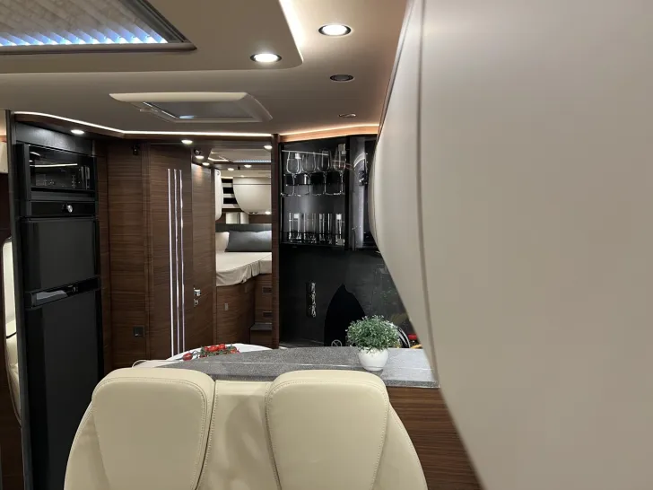 Fahrzeugbild Carthago chic c-line I 5.9 XL LE Mercedes (311) #18