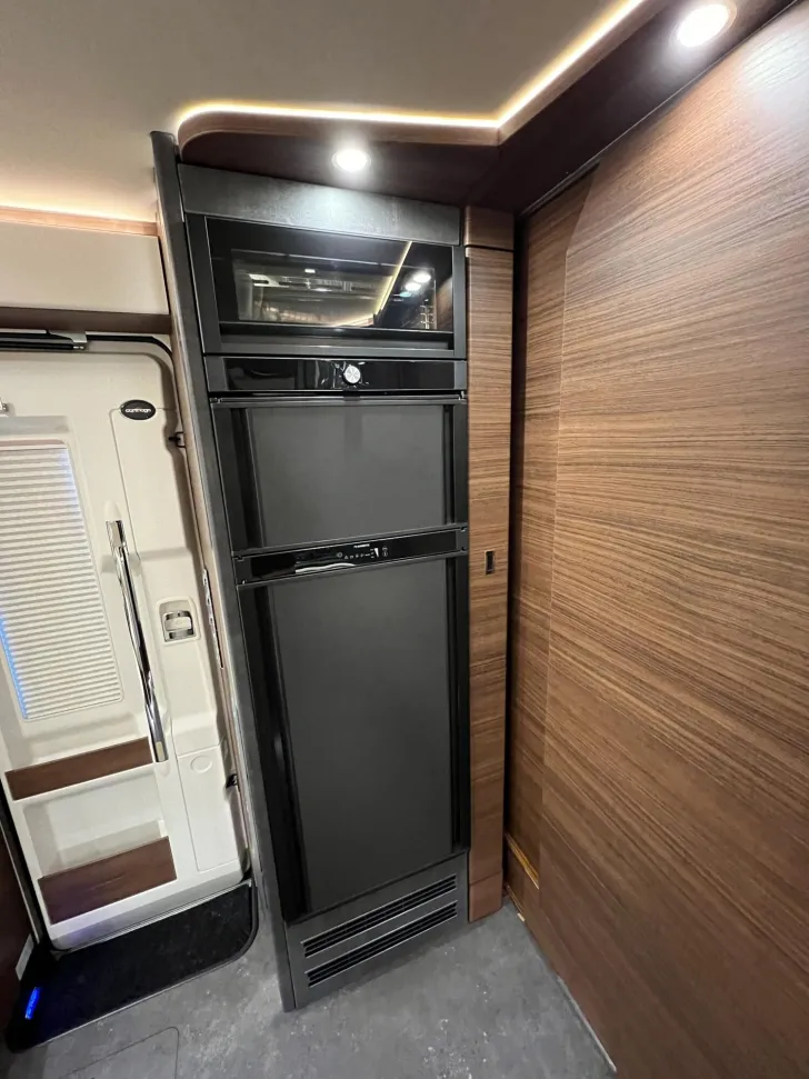 Fahrzeugbild Carthago chic c-line I 5.9 XL LE Mercedes (311) #22