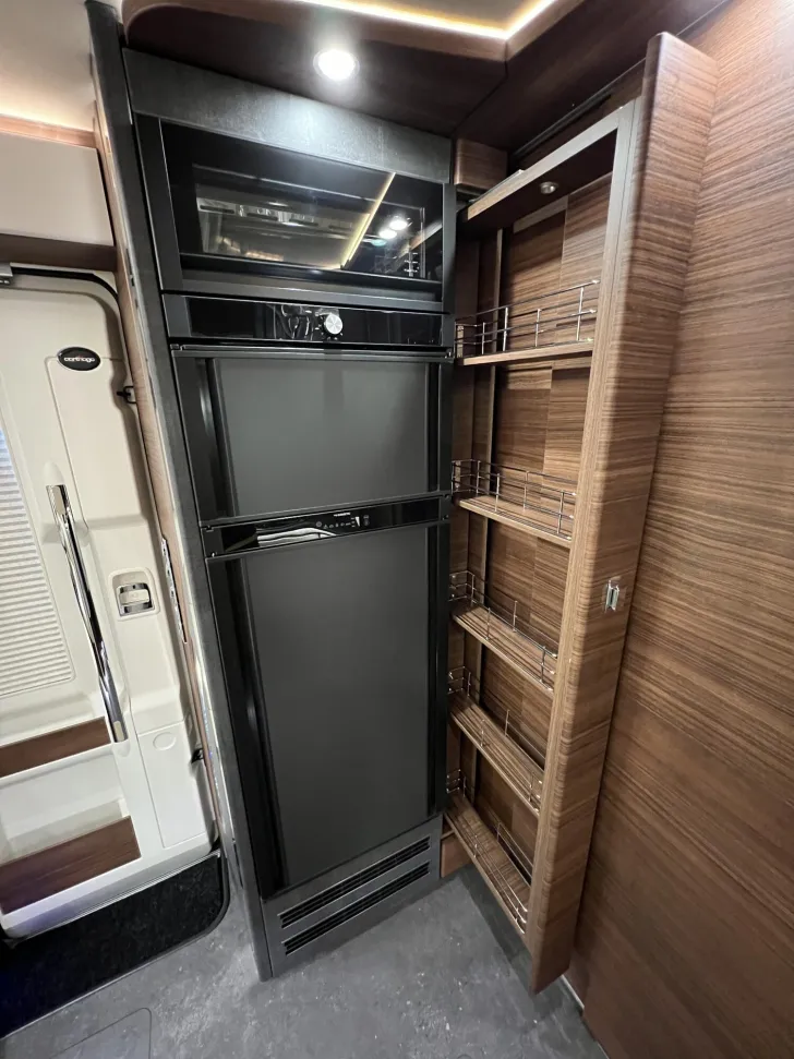 Fahrzeugbild Carthago chic c-line I 5.9 XL LE Mercedes (311) #23