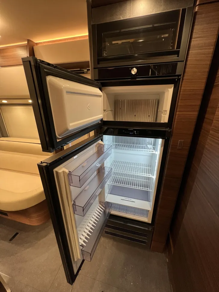 Fahrzeugbild Carthago chic c-line I 5.9 XL LE Mercedes (311) #24