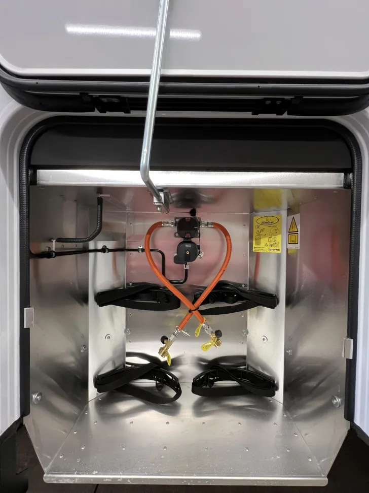 Fahrzeugbild Carthago chic c-line I 5.9 XL LE Mercedes (311) #45