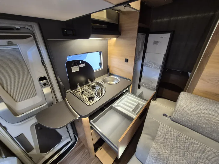 Fahrzeugbild Knaus L!VE WAVE 650 MEG Black Selection #12