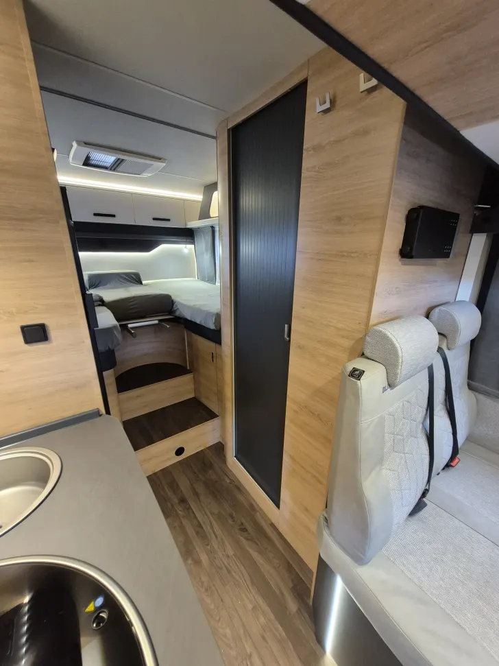 Fahrzeugbild Knaus L!VE WAVE 650 MEG Black Selection #27