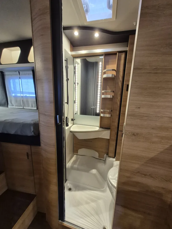 Fahrzeugbild Knaus L!VE WAVE 650 MEG Black Selection #28