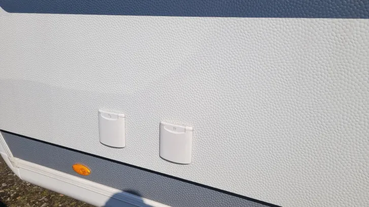 Fahrzeugbild Hobby Excellent 560 CFe *Rangierantrieb Alko Mammut* #8