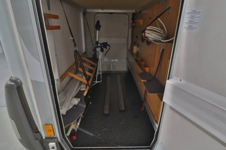 Fahrzeugbild Hymer B 524 / Festbett / Hubbett / Garage #7