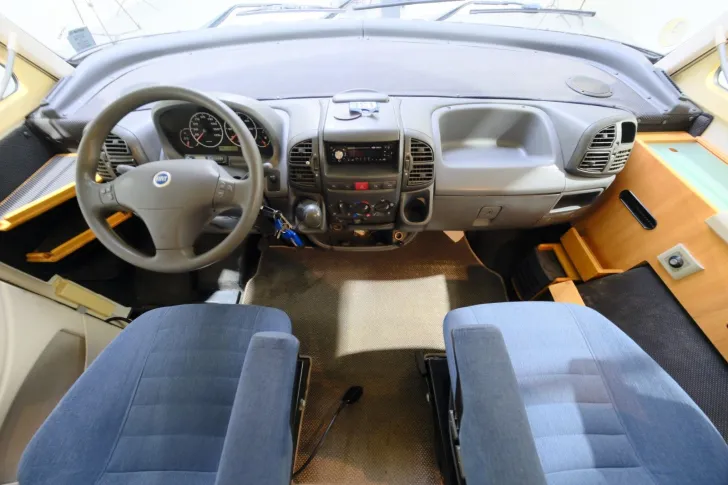 Fahrzeugbild Hymer B 524 / Festbett / Hubbett / Garage #8