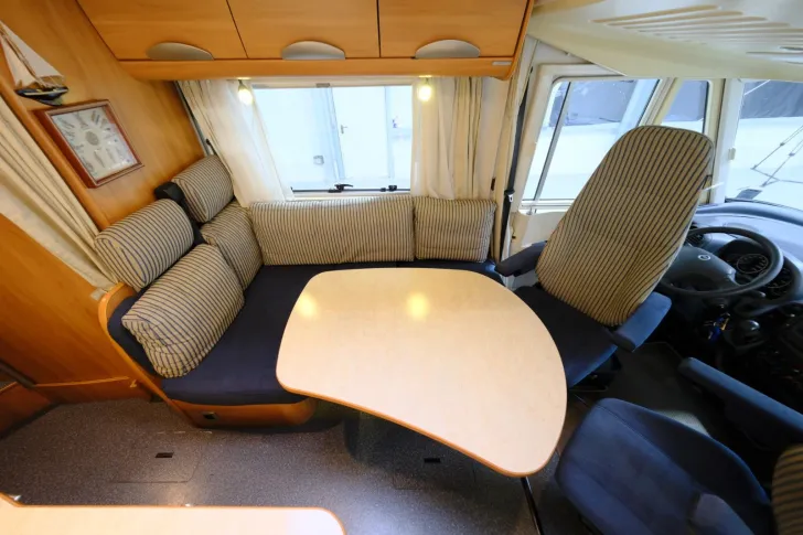 Fahrzeugbild Hymer B 524 / Festbett / Hubbett / Garage #9