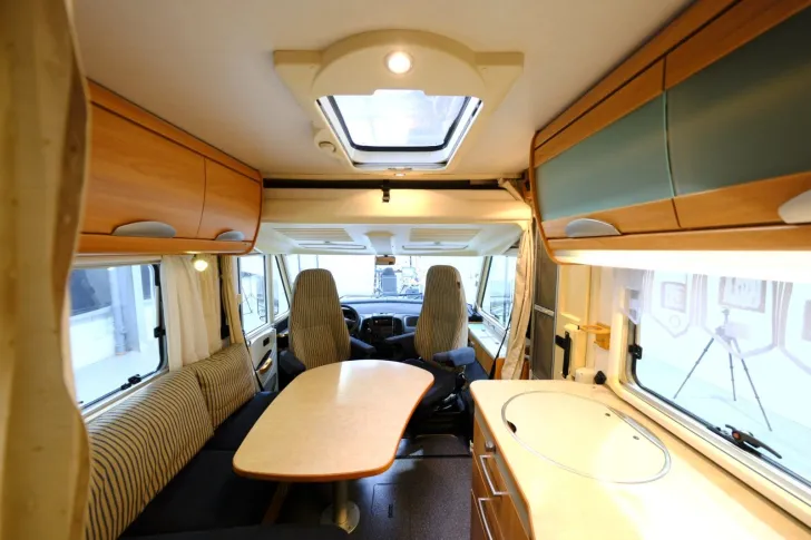 Fahrzeugbild Hymer B 524 / Festbett / Hubbett / Garage #11