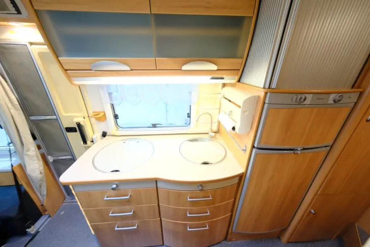 Fahrzeugbild Hymer B 524 / Festbett / Hubbett / Garage #15