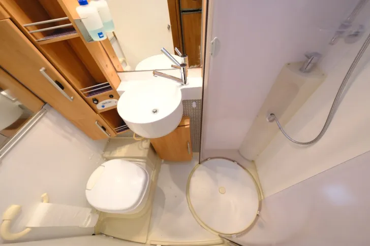 Fahrzeugbild Hymer B 524 / Festbett / Hubbett / Garage #17