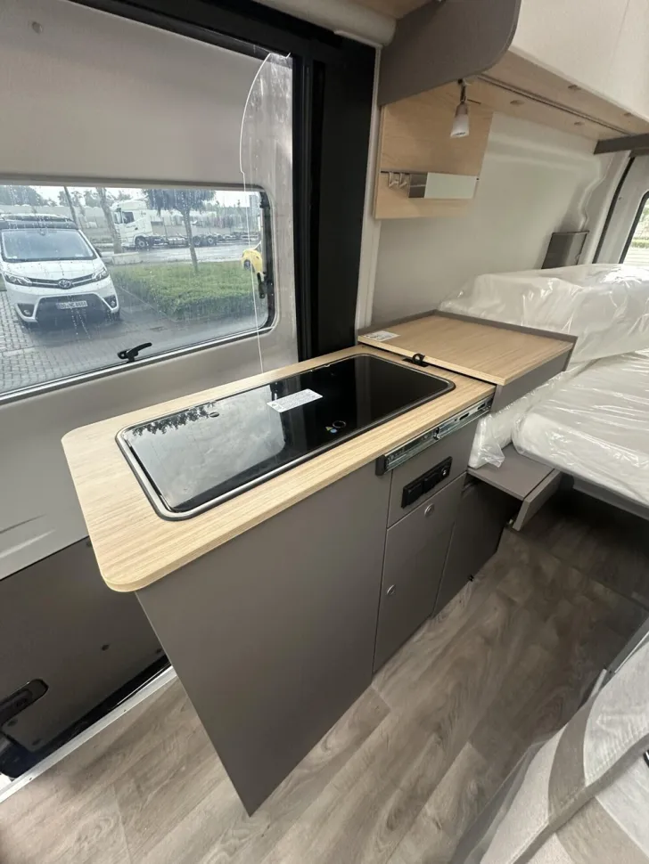 Fahrzeugbild LMC Innovan Ford 592 #8