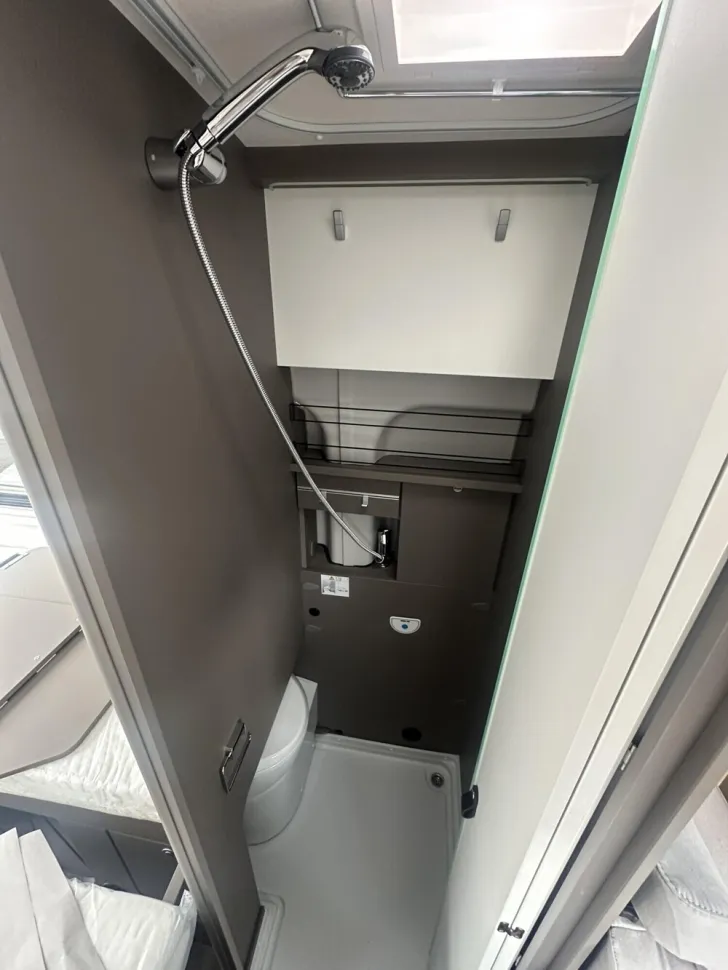 Fahrzeugbild LMC Innovan Ford 592 #10