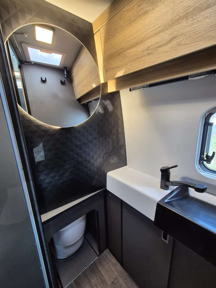 Fahrzeugbild Weinsberg X-PEDITION 600 MQ / 4x4 / AHK / Delta 18" #24